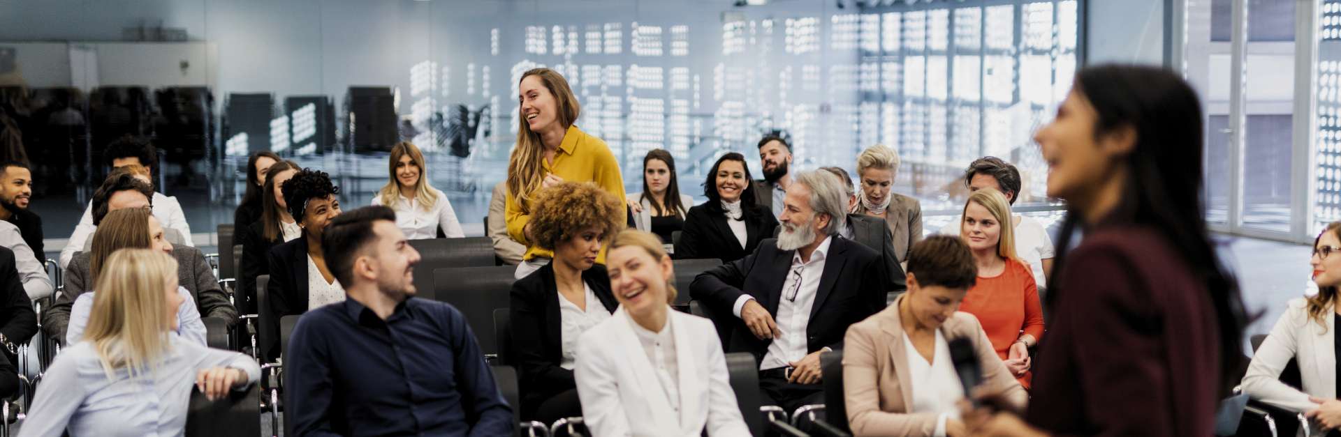 How to Choose the Best Sales Keynote Speaker for Your Sales Kickoff