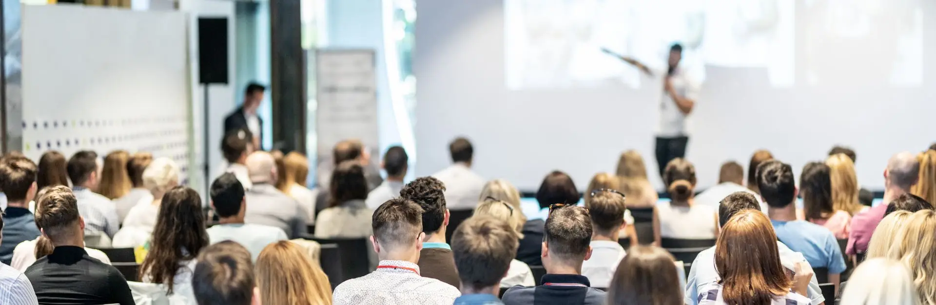 Motivational Speakers Like Mel Robbins: 7 Alternatives at Every Price Point for Your Next Corporate Event