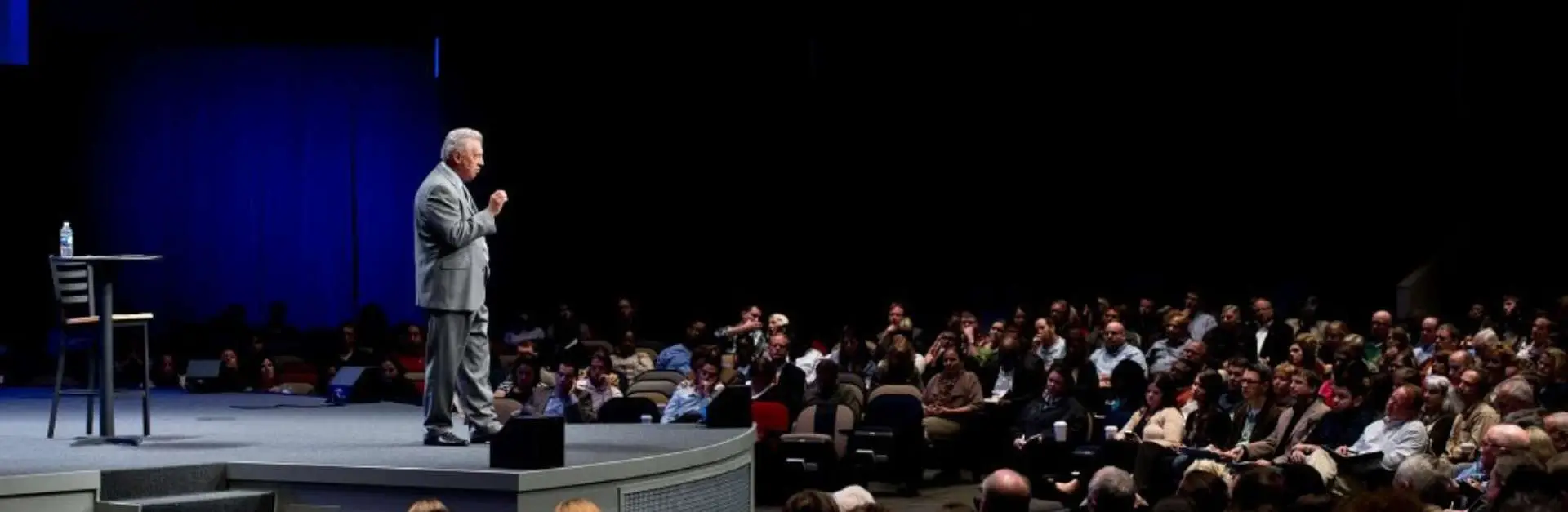 Leadership Speakers Like John Maxwell: 7 Alternatives at Every Price Point for 2026