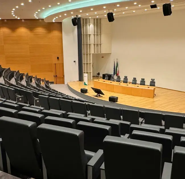 How to Choose the Best Opening Keynote Speaker for Your National Conference
