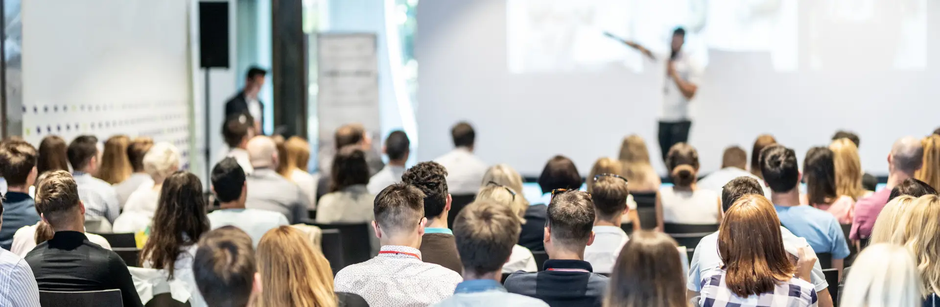 How to Choose the Best Keynote Speaker for an Executive Leadership Retreat