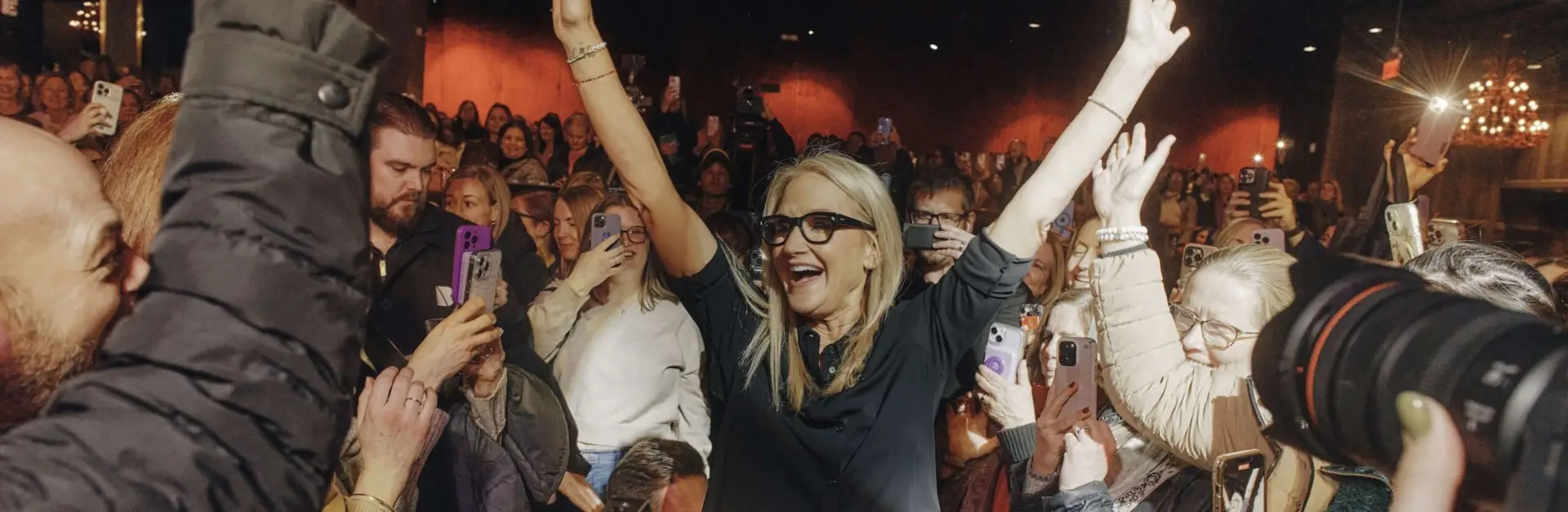 Keynote Speakers Like Mel Robbins: 7 Alternatives for Your Next Event