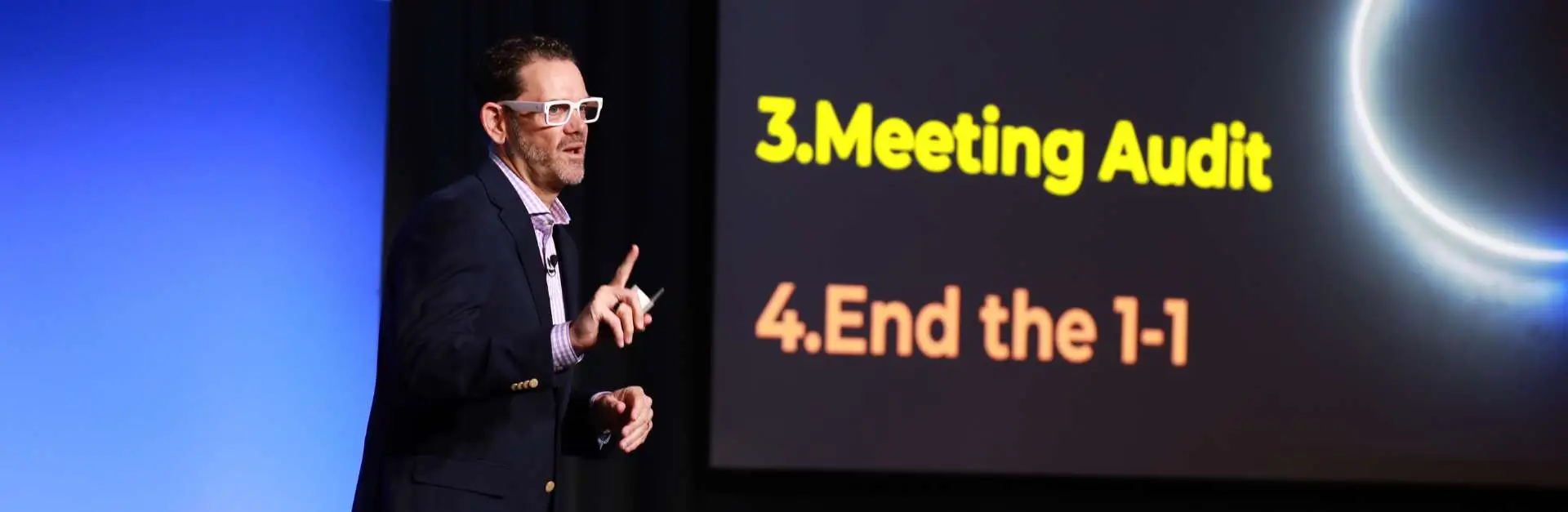 How to Choose the Best Keynote Speaker for YourTech Company All-Hands Meeting