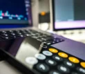 How to Choose the Best Leadership Speaker for a Financial Services Offsite
