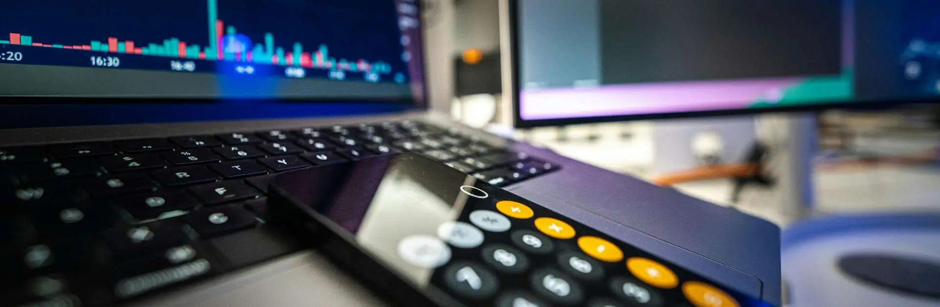 How to Choose the Best Leadership Speaker for a Financial Services Offsite