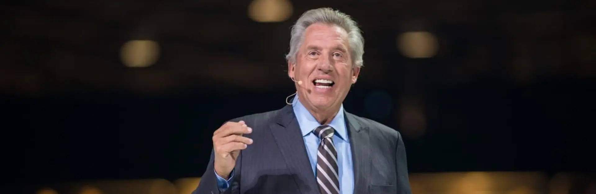 Keynote Speakers Like John Maxwell, but More Interactive: 7 Alternatives for 2026