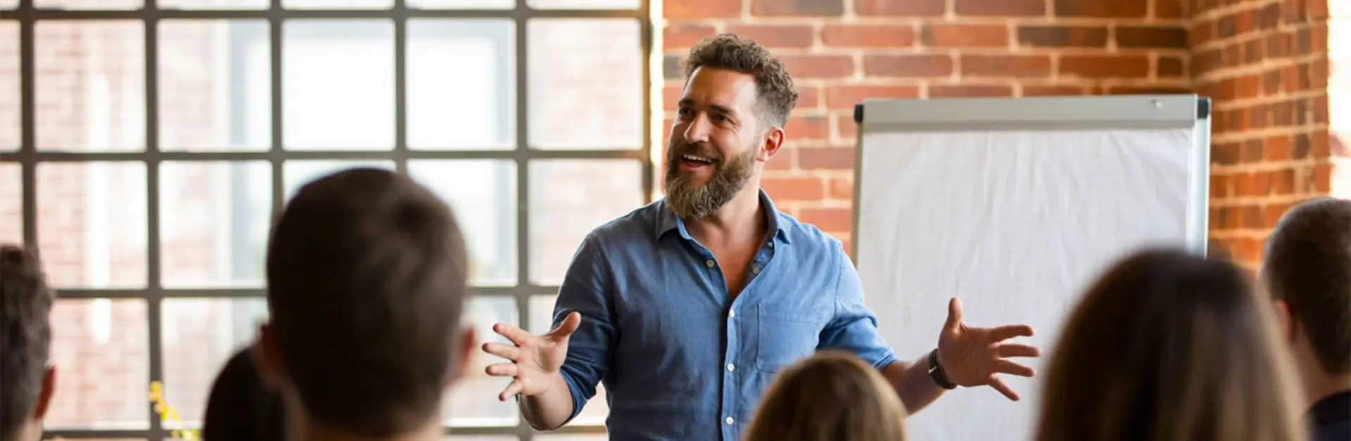 What Makes a Good Keynote Speaker? 5 Qualities to Check Before You Book