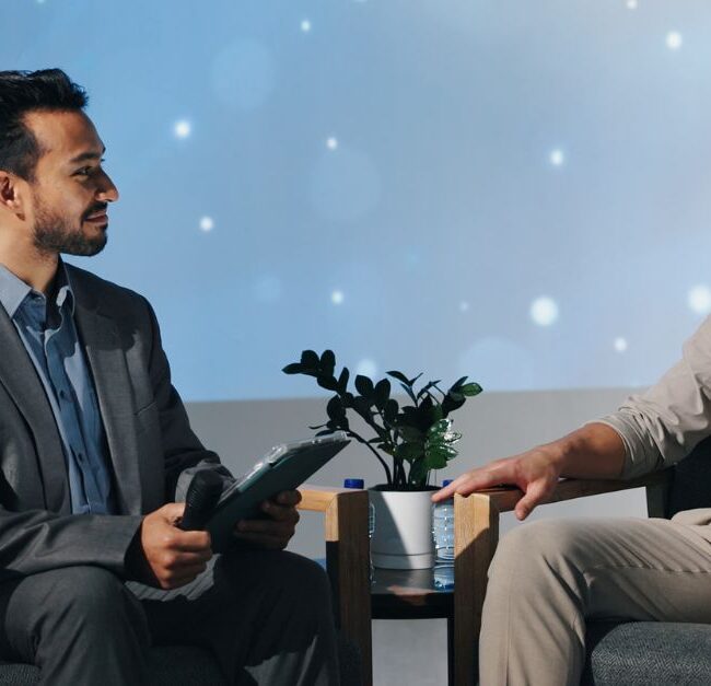 How to Introduce a Keynote Speaker: A Template and a Real Example