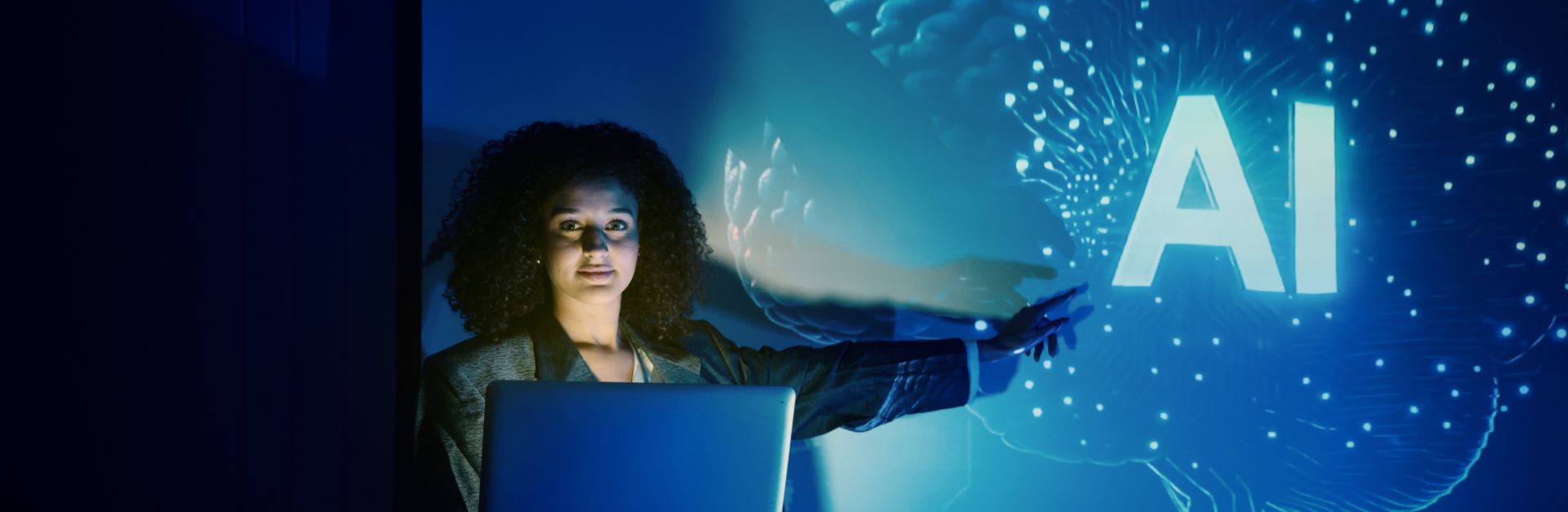 How to Choose a Keynote Speaker on AI for Sales Teams